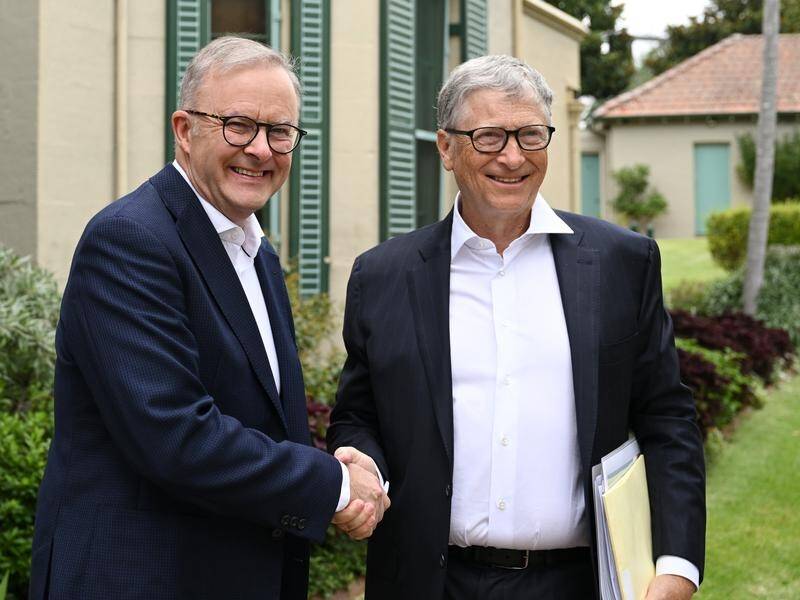 controlreversal's tweet image. Here's battler Albo with Bill Gates with a wealth almost four times than Gina's. 

#auspol #ALP #TheElite