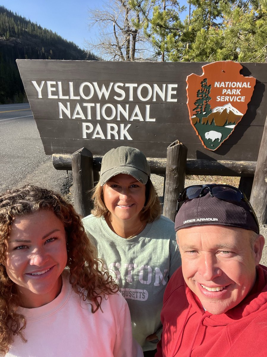 chetc14's tweet photo. Happy 29th birthday to my baby girl!!!  Still living your best travel PT life out in Colorado but we sure do miss you at home!  I’m so proud to be your dad!  Have a great birthday and your mom and I love you very, very much!!! 🎉🎂🎈❤️ @hallefofalle https://t.co/3SOK2eyumi