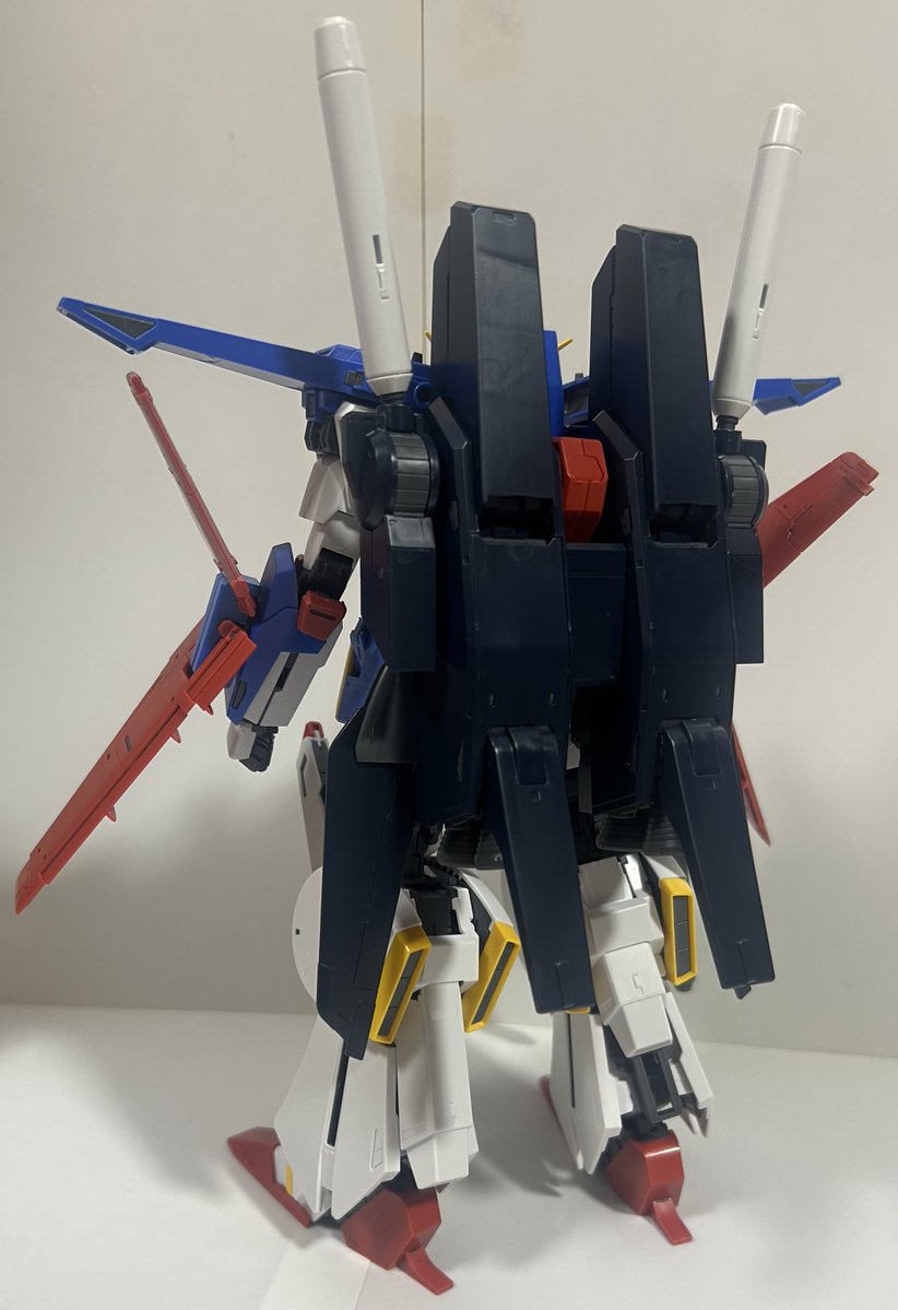 Zakugasuki1's tweet image. #強化型ダブルゼータ 完成😊

この後は #フルアーマー への換装です。
モリモリしていくのが楽しみ😊

それにしてもいろいろと大きいな💦

#MG
#ガンプラ