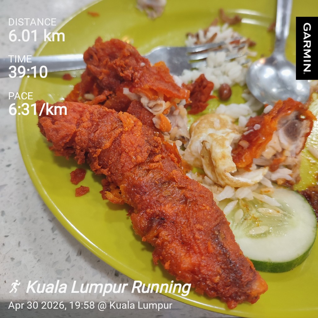 Harusnya malam ini nonton My Chemical Romance di sini tp reschedule ke November jadi lari malam ajalah muterin stadium Bukit Jalil.

Abis lari makan nasi lemak &amp; horlics wkwkwk
