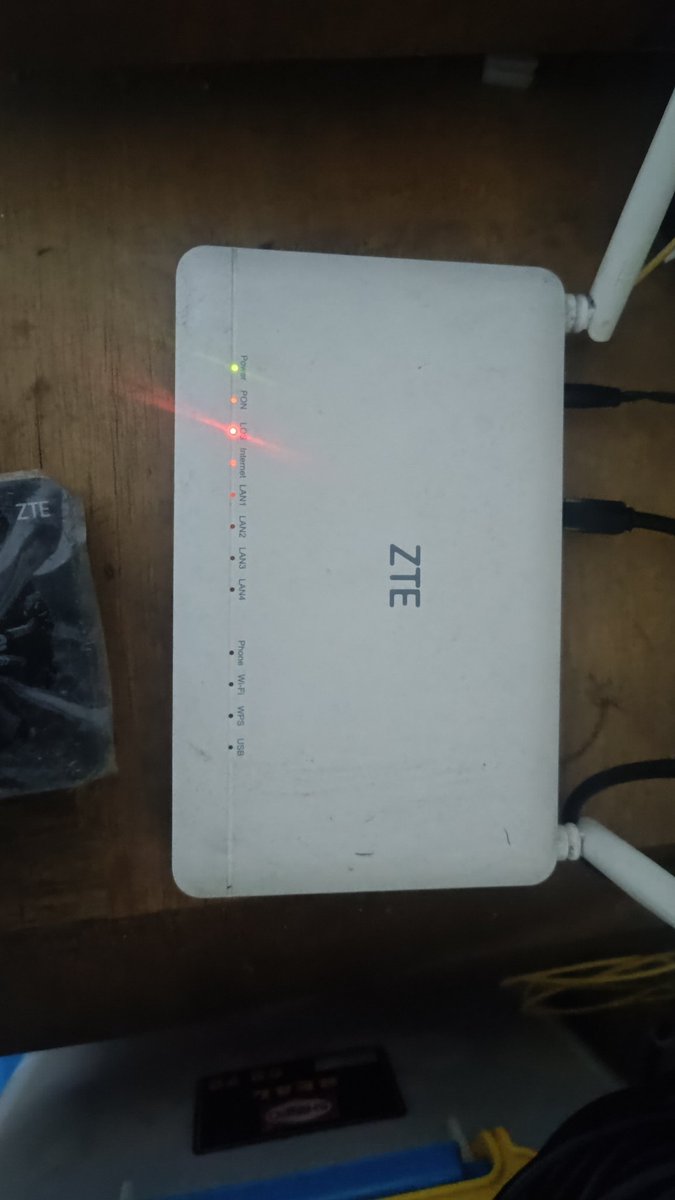 FickyAR's tweet photo. @IndiHome halo min, rumah saya udah gak ada koneksi internet selams 1 minggu, chat dm juga gak dibales.. Gimana ini solusinya? https://t.co/f3MEqFAWK3