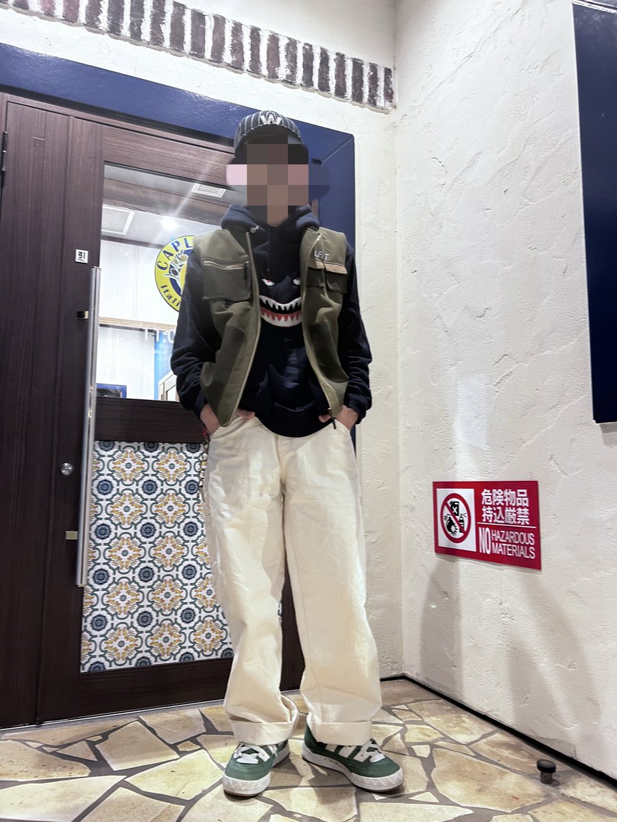 SanDiego_Jordan's tweet photo. パーカーには、カンガルーポケットが付いているものと無いものがあって賛否両論ありますが、これはビックリ？
サメなんです。小さなポケットが2つ付いているんです。
私はおじさんですが、パーカー全般好きで、それ程こだわりもありません。
ついでにデザート。
#adidas
#stanray
#graniph
#lfyt https://t.co/tz1JjMTF1H