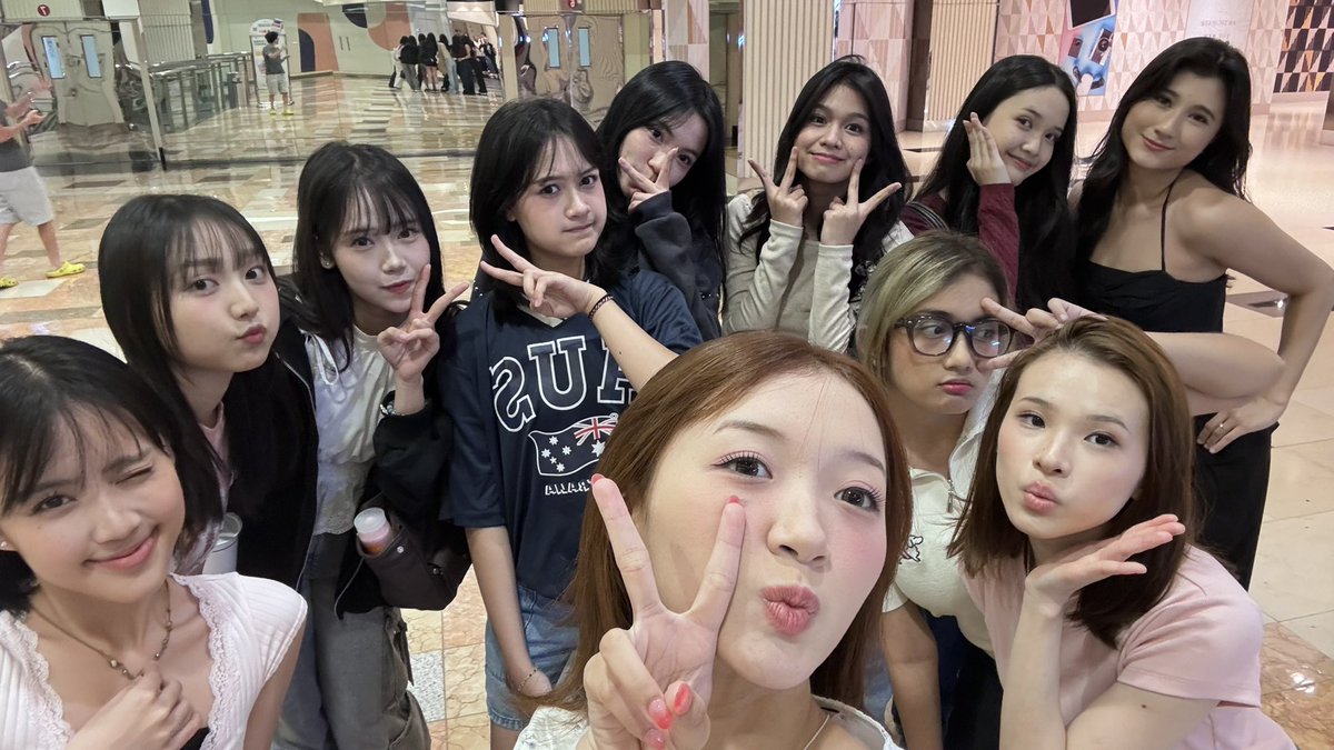 Aurellia tweet media