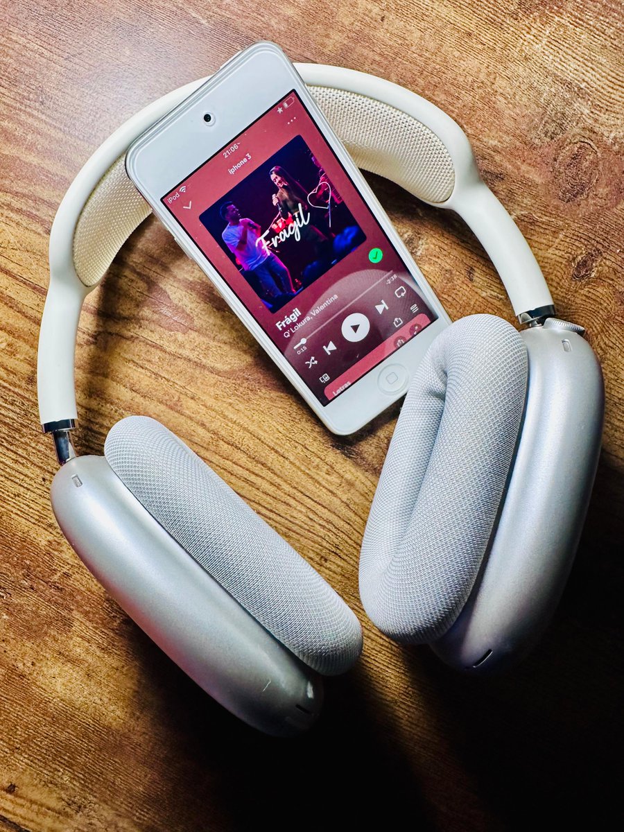 marc00o0s's tweet photo. @skirano ipod touch 7 no se queda atras...es super finito...mas que el iphone air... https://t.co/zATNilKf15