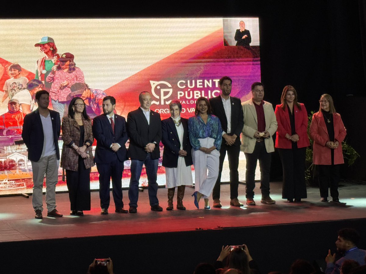 CChCValdivia's tweet photo. 🖇️El presidente de la Cámara Chilena de la Construcción sede #ValdiviaCL , Pedro Matamala, asistió a la Cuenta Pública 2025 realizada por la alcaldesa de Valdivia, Carla Amtmann. https://t.co/kslowC32uz