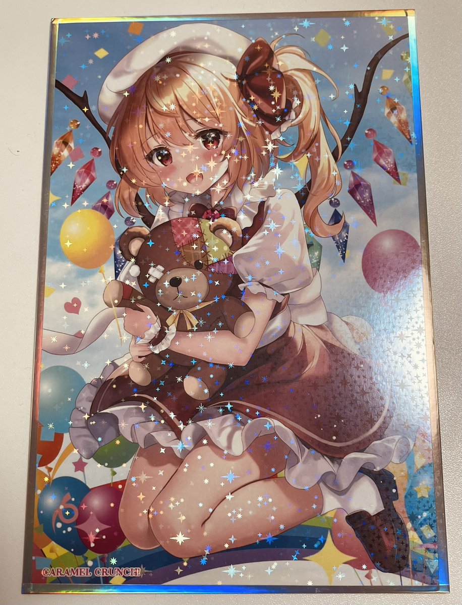 例大祭のセット用グッズとガチャガチャの当たり用缶バッジが届きましたー!色紙は表面にホログラム加工、縁はオーロラ加工してあります!2つ目のWホログラム缶バッジは後ろ側に花火のホログラムで手前はオーロラ加工、最後のはガチャガチャ当たり用のビッグホログラム加工缶バッジですー!ハートのホロ 