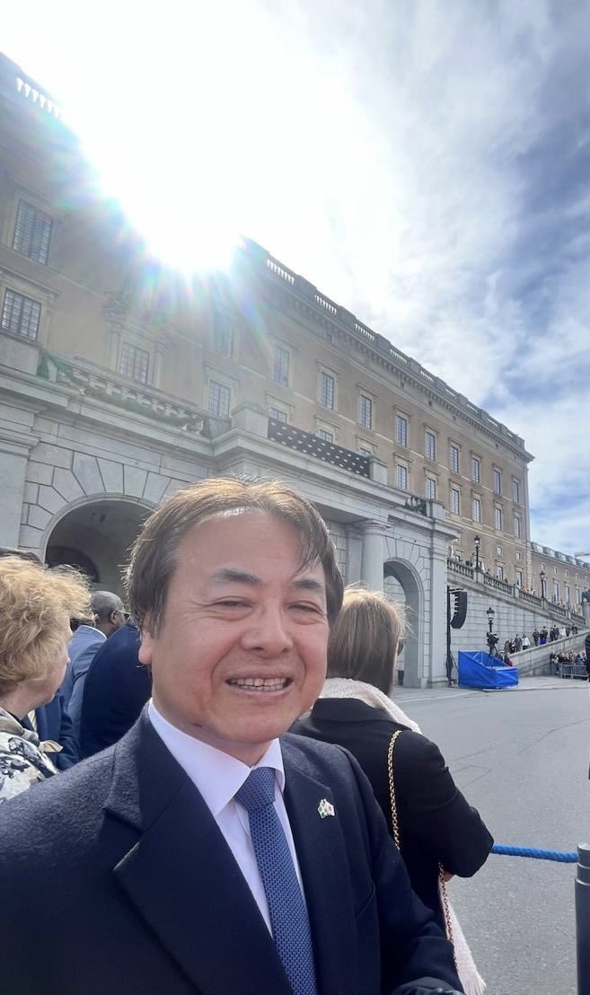 Japans Ambassadör i Sverige tweet media
