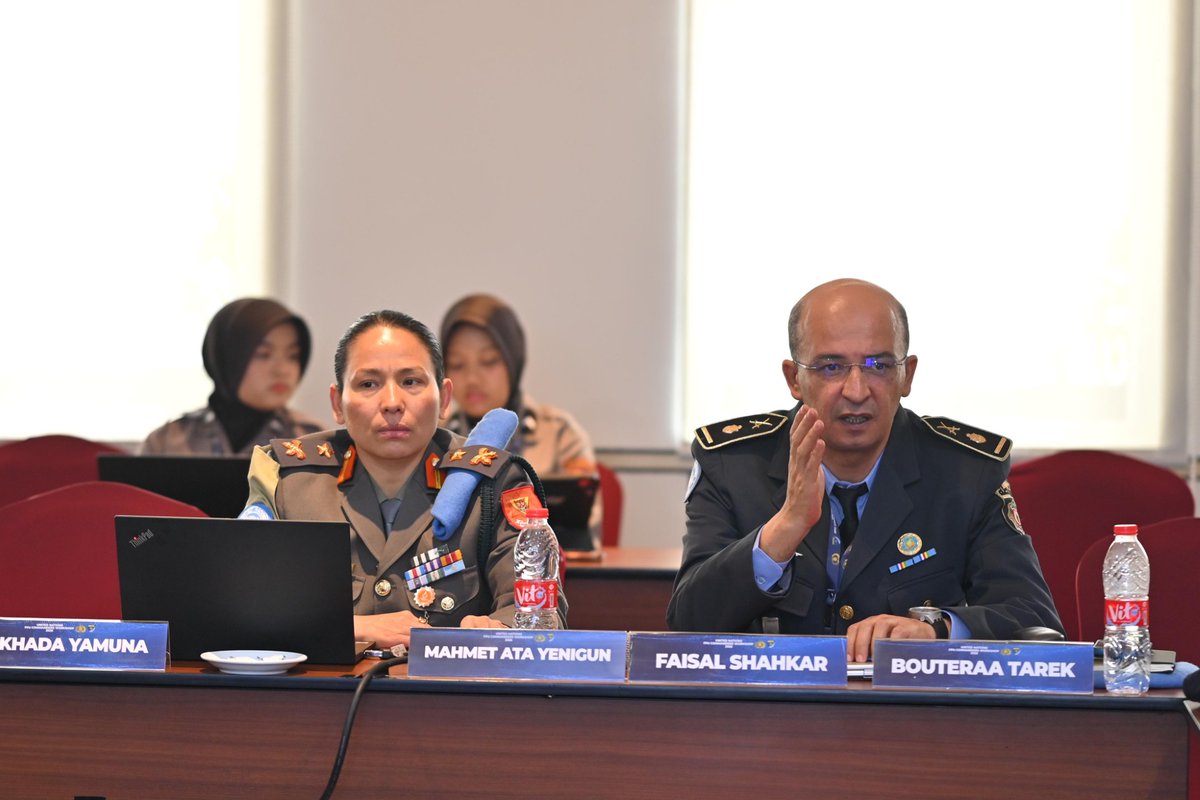 Standing Police Capacity tweet media