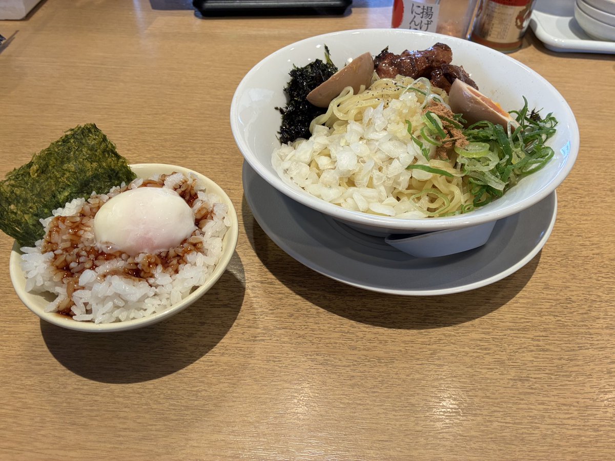 治 tweet media