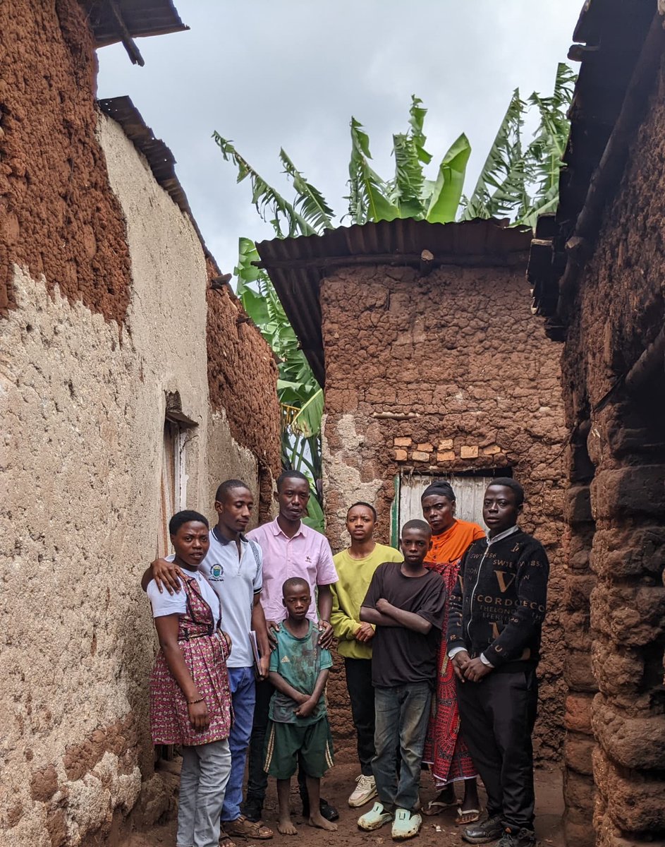 Baho_Initiative's tweet photo. @Baho_Initiative visited a vulnerable family of six in #Tumba, @HuyeDistrict to assess how best to support them with basic needs, school materials for the children, and advocacy. We remain committed. @RwandaLocalGov
#RubyirukoNatweBiratureba
#RwoXReactToImpact
#BahoImpact https://t.co/TguWpGPknJ
