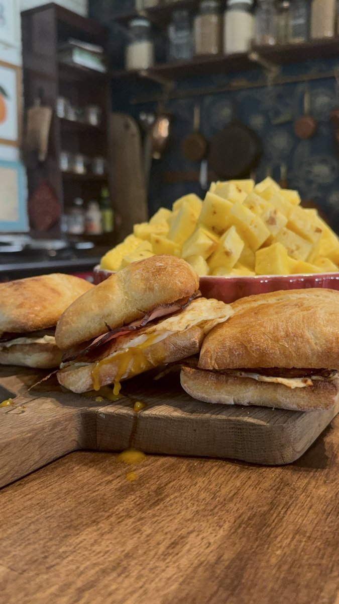 Mama__LB's tweet photo. I’ve been making breakfast boards for my family for a while. It’s now a core memory and the kids love it so much!

Food is beautiful ❤️ https://t.co/RxmHf61mYR