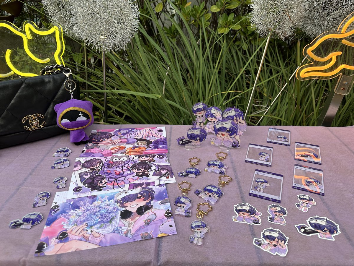 guildsmansion's tweet photo. Here are the full items from the thank you gift.

Again, thank you to the greatest artists, designer and beloved contributors to make this happen💜muahhh💋

#shxtou #ShouDay2025 

@yue_yue1102 
@rillia_rei 
@/haera_sov https://t.co/UTTUjkm5HH