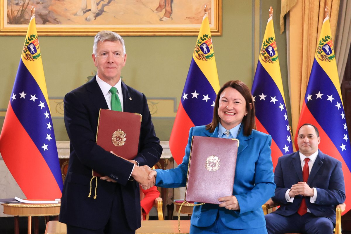 Cancilleria_ve's tweet image. 📰#Noticia | Venezuela y British Petroleum impulsan desarrollo gasífero en Cocuina-Manakin y Lorán

La presidenta encargada destacó que el regreso de esta operadora internacional permite avanzar de forma firme en proyectos de gas y energía.

mppre.gob.ve/publicacion/71…