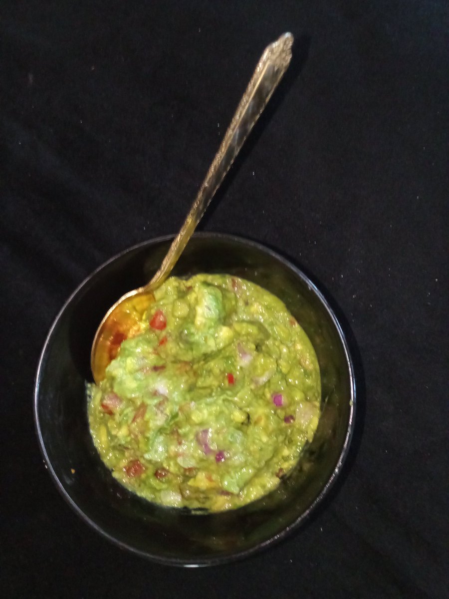 OrganicNijaLife's tweet image. #Guacamole🧵 

Can u taste it?

Once it's #avocado season you'll find us making n consuming copious amounts of it.

We absolutely love it n eat it on its own or with anything else that's going on d table. It's delicious n packed full of so much good stuff, what's not to love?...