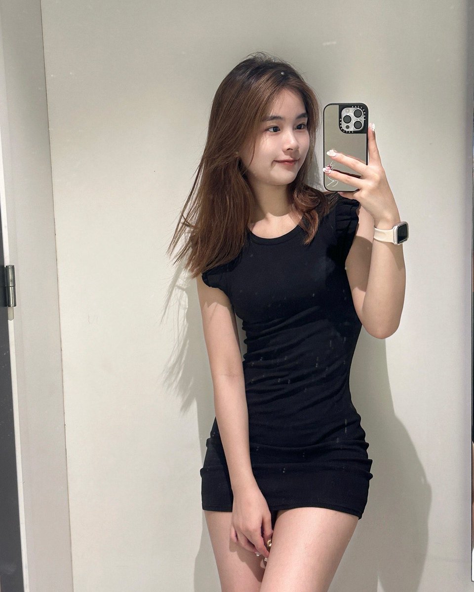 Kim_872's tweet photo. She looks so good in that dress… really cute face too 
Look at that waist and thigh, must be tight and juicy😈
#asian #viral #xmm #gooning #cumtribute https://t.co/tZPIWADKBA