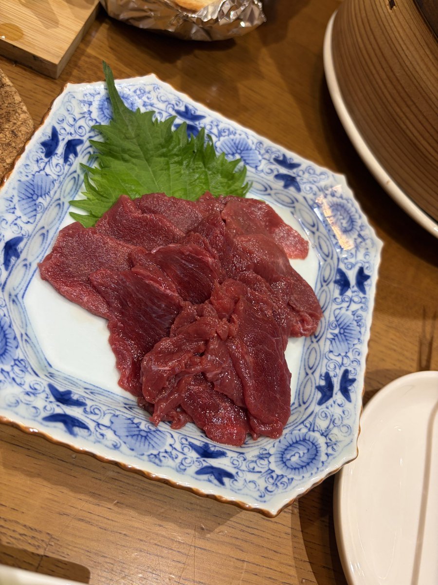 さんかく tweet media