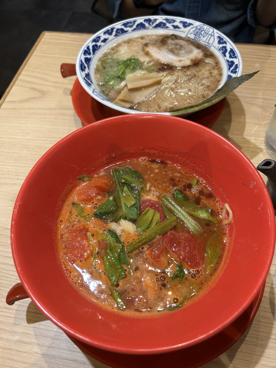 beku02's tweet photo. 弾丸で京都大阪行ってきたよ_:('ω' 」∠):_

7年ぐらい前の2bro.オフ会イン大阪の記憶で食べたような食べてないような亀王ラーメン食べました！( '༥' )ｳﾏｲ! https://t.co/JX2C71Gg4e
