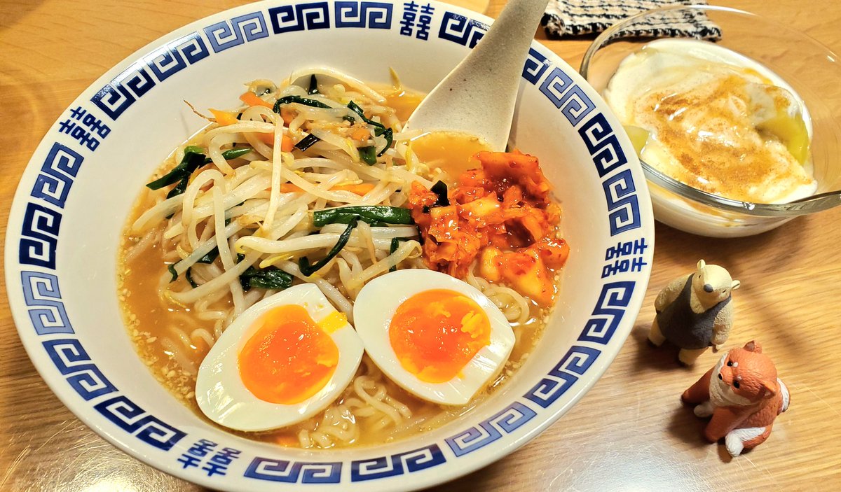 エモジモ tweet media