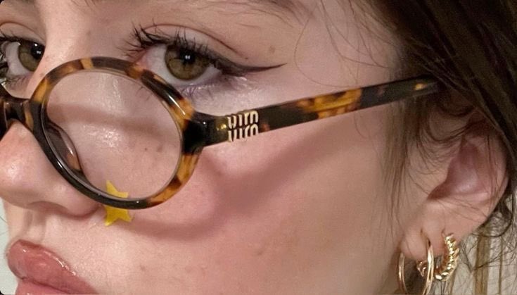 suaverotic's tweet photo. miu miu glasses are everything https://t.co/cRFZWQH2kK