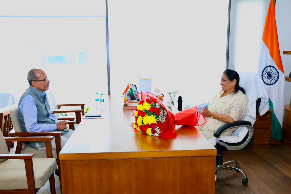 ShobhaBJP's tweet photo. As Shri SCL Das Ji, Secretary, MSME, retires today, it is a moment to acknowledge his dedicated service and valuable contribution to the Ministry.

Under your leadership, the MSME sector met all targets set for Viksit Bharat and the Government of India. You steered your team to ensure effective implementation of key schemes like PMEGP, Vishwakarma and RAMP, driving real impact on the ground.

With Udyam Registration crossing 8 crore, the sector’s growing strength stands as a testament to the work done during your tenure.

Your contribution to the MSME family will be remembered. Wishing you the very best in the chapters ahead.