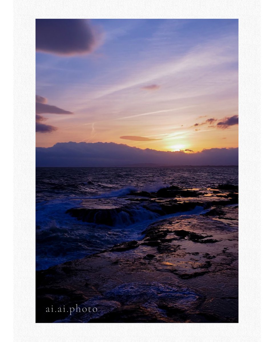 aiphotodesign's tweet photo. 江の島の海がキレイでした。
#江の島 #片瀬江ノ島 #ブルーモーメント
#夕空 #海 #om5markII #マイクロフォーサーズ https://t.co/O9JQWbXIau