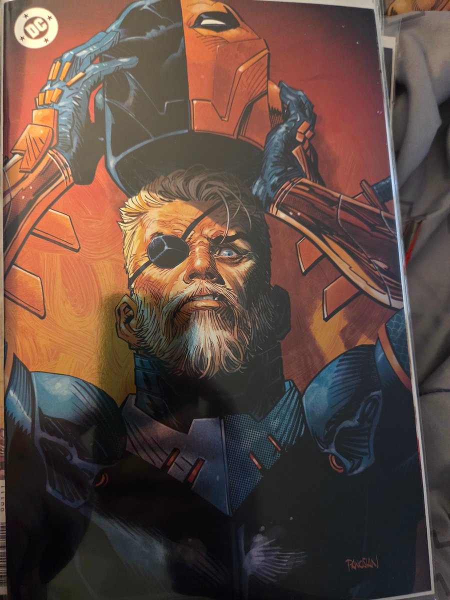 chefbake1's tweet photo. @urbanbarbarian just wanted to geek out and tell you how amazing your deathstroke cover is.  The artwork is amazing.     One of my top 3 favorite covers https://t.co/2n20vouHOe
