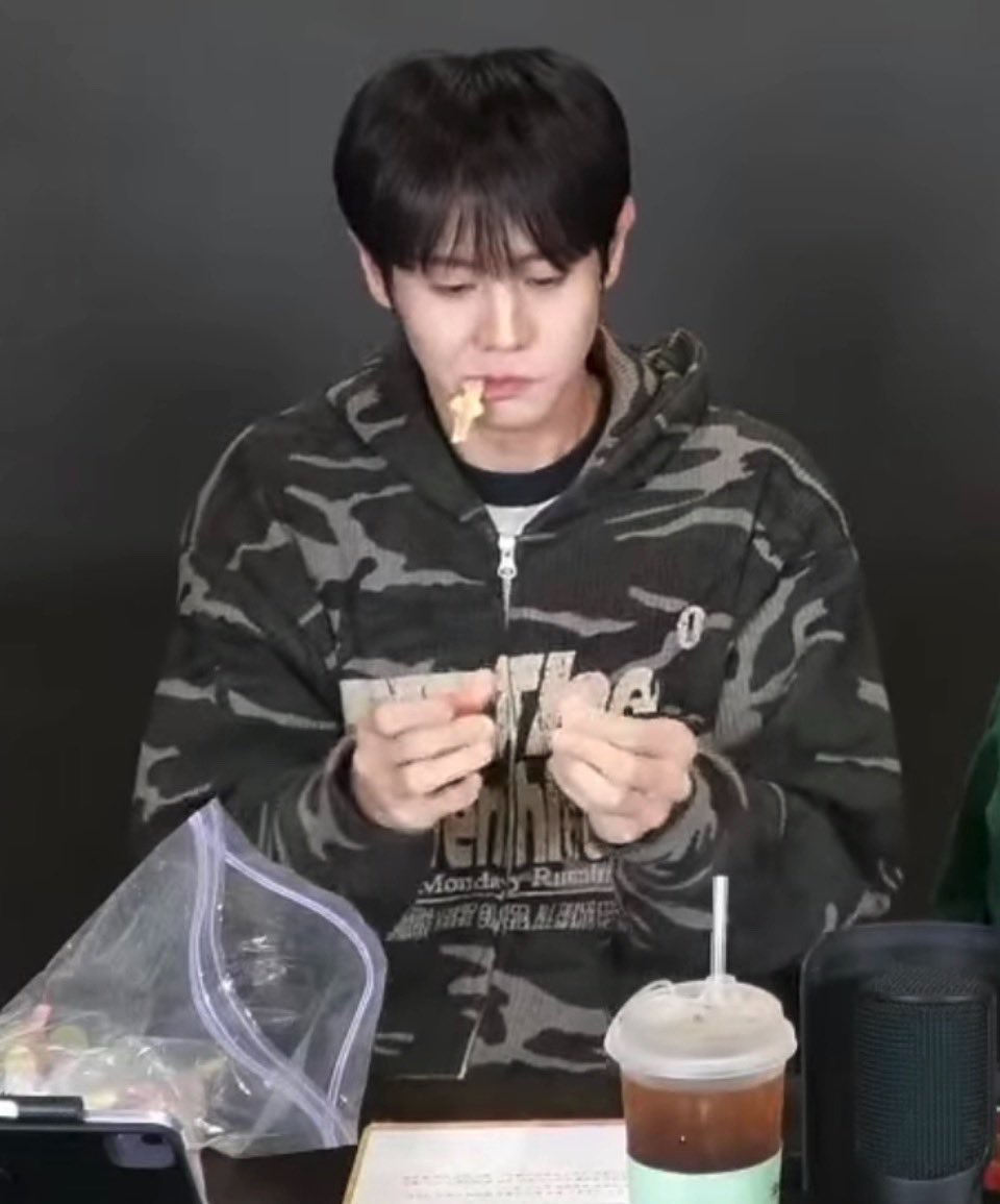 칠떤 tweet media
