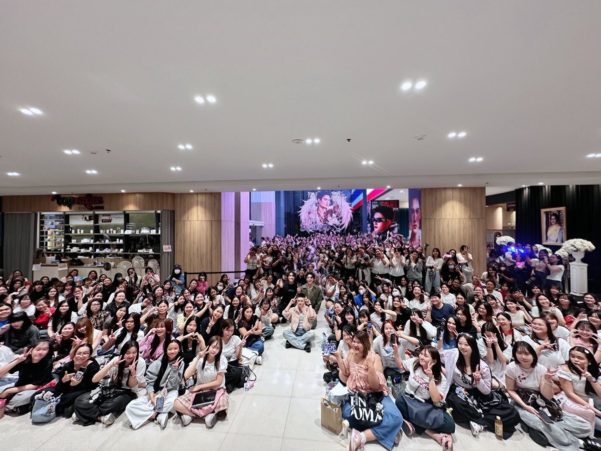 HongHongHolic tweet media