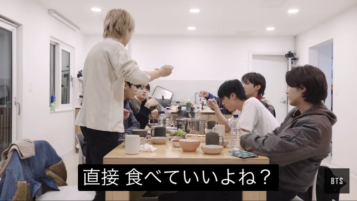 Yc3rXpjO1iGvF96's tweet photo. 🐨BTSというブランドを
🐥直接食べていいよね？
🐨十数年かけて作ってきたのにもったいないし
🐥やっぱりよそって食べようかな
↑
真面目な話をしたいナムさんとご飯で頭がいっぱいのジミンさんからしか生まれないマリアージュ https://t.co/Qv04JLcBzU