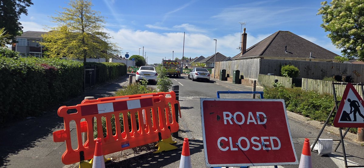 This is where your tax dollars go.... one bloke in a van playing Candy Crush... Rossmore Road <a href="/BournemouthOne/">Bournemouth One</a> <a href="/BCPCouncil/">BCP Council</a>