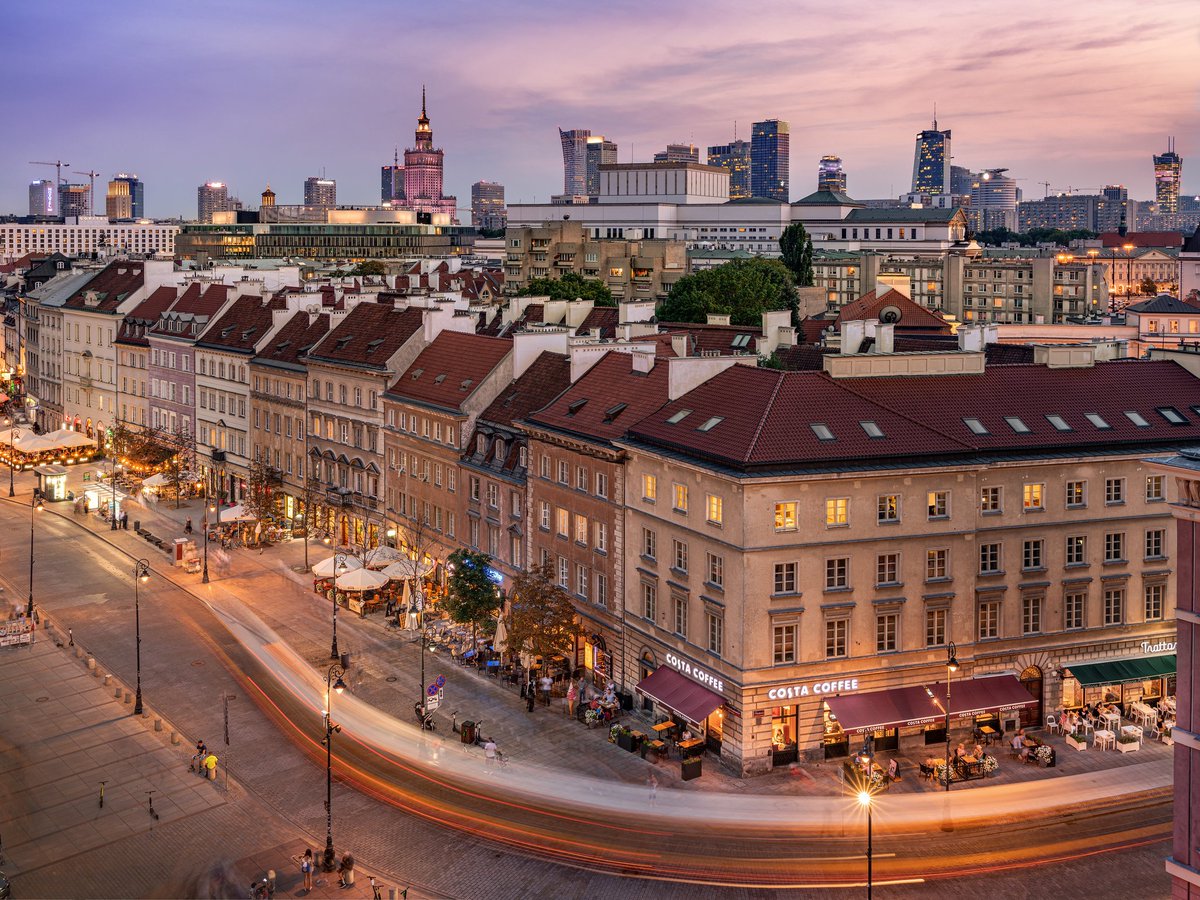AdamLipinski77's tweet image. "The Longest Bus" 😜 #warsaw #poland