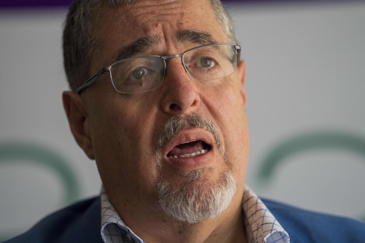 - El país es un caos total, pero yo ya casi elijo a Gabriel García Luna.