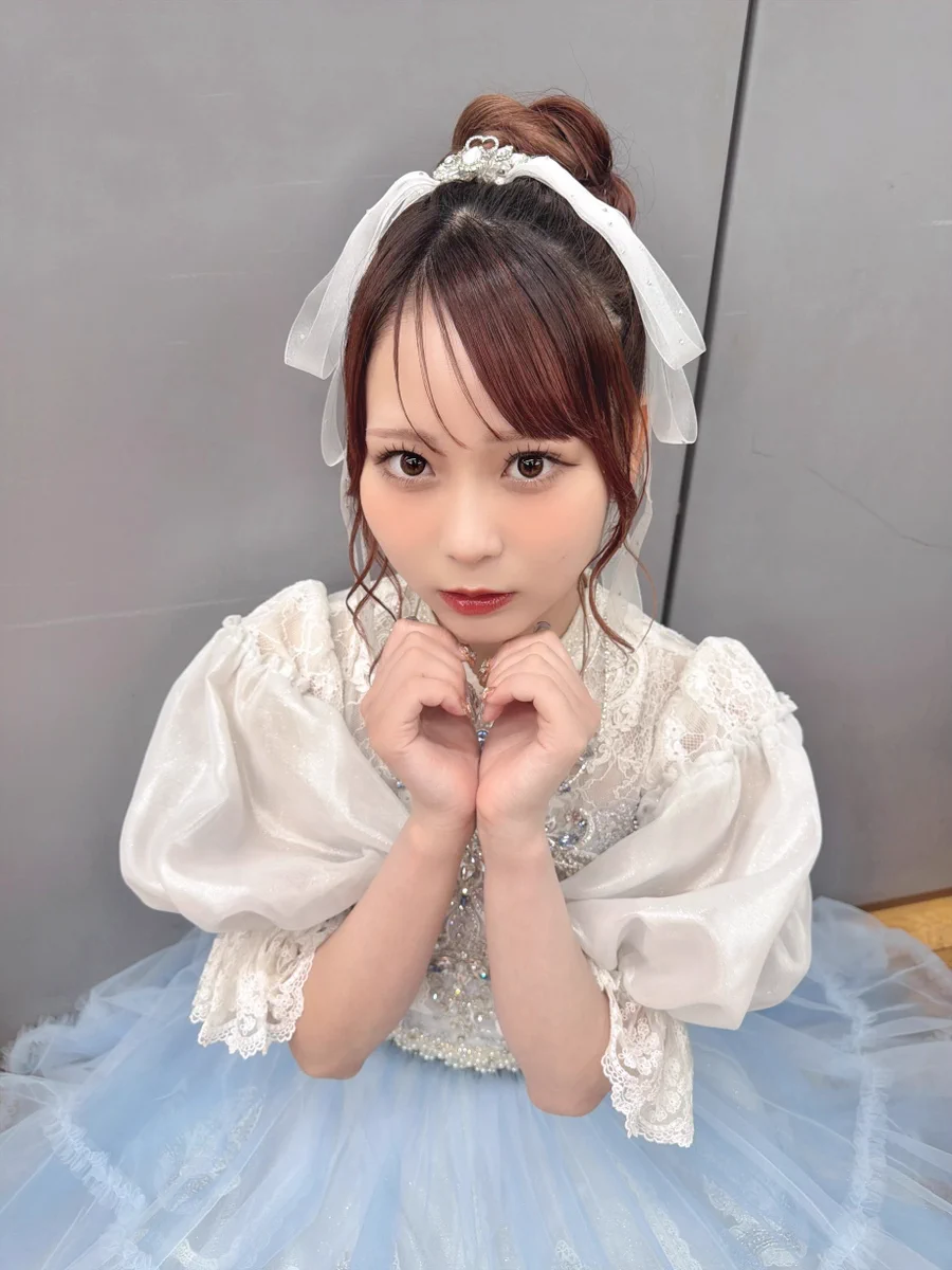 美*甘様 =LOVE 大場花菜 劇薬中毒MV衣装 直筆サイン生写真 ヒキ り*ー