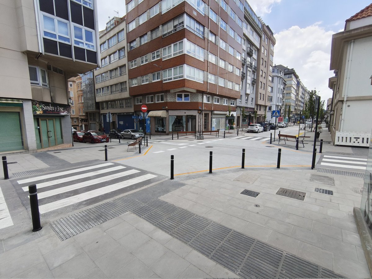 EloyTP's tweet image. #Coruña - Finalizadas las obras 🚧 de la avenida dos Mallos.

La calle ya está abierta al tráfico y, desde mañana mismo, volverá a circular por ella el autobús de la línea 11 🚌