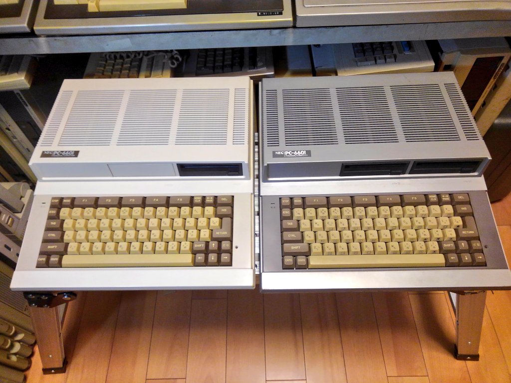 レトロPCの置場に困る少女 tweet media