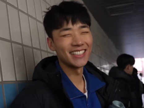 탄빵 tweet media