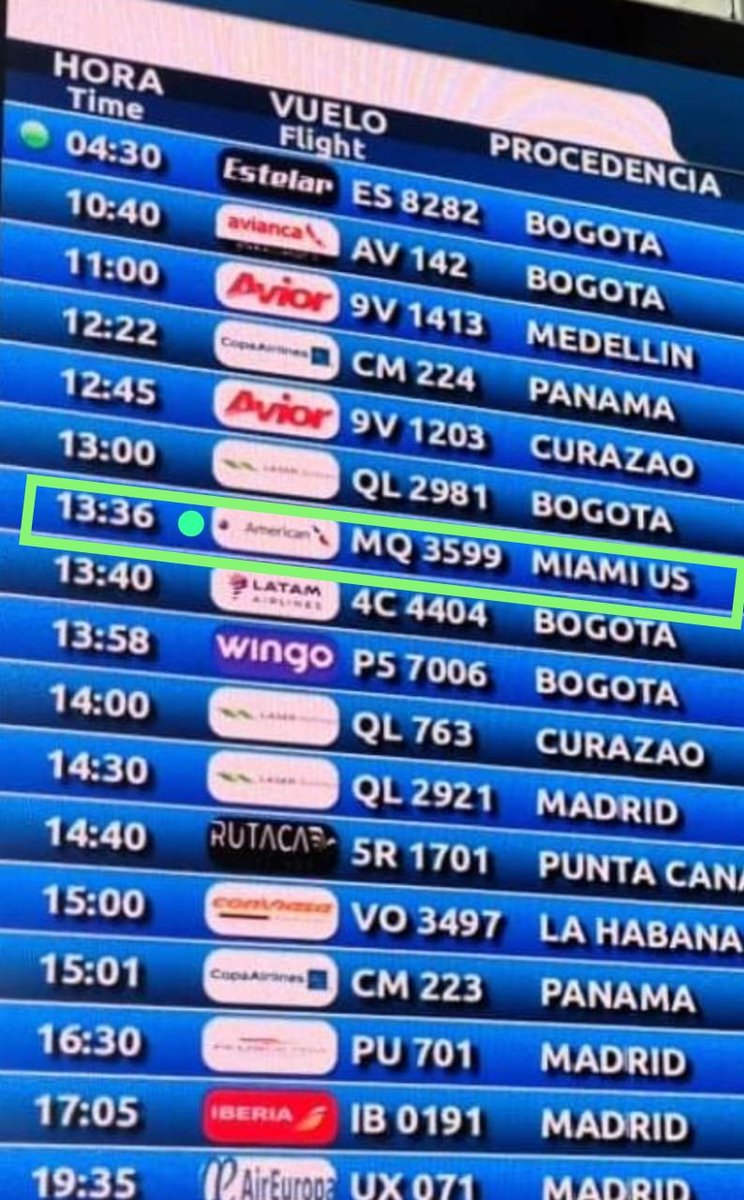 RobertLobo_'s tweet photo. Así luce la pantalla de información de vuelo hoy en el aeropuerto de Maiquetía. Hora de llegada del primer vuelo proveniente de Miami: 1:36pm. 
Satisfactorio ver tantas aerolíneas como en un país normal. Recordatorio de todo lo que nos han quitado durante estos años. https://t.co/Nnjd7d0BVN