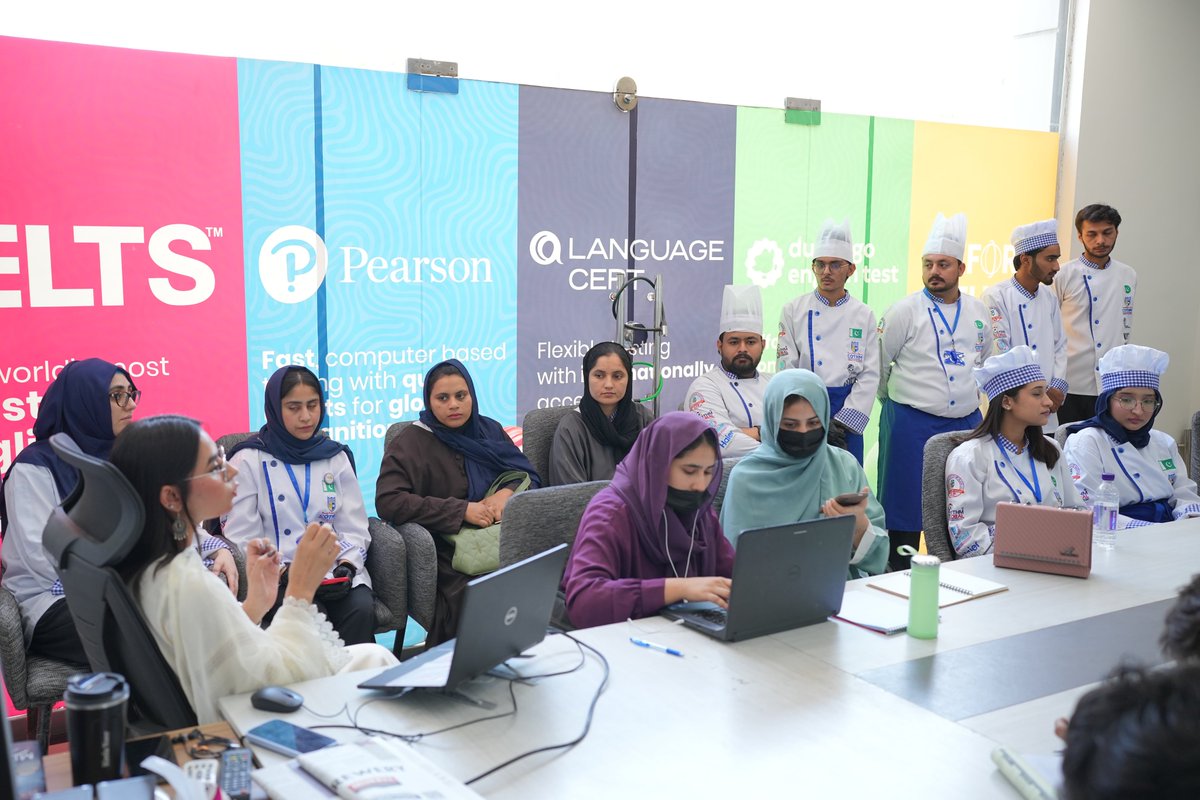 dunyaconsultant's tweet image. Hundreds of students secured their university roadmaps, got their IELTS strategies, and met with foreign delegates right here at our Sargodha branch. 

The energy was electric, and the opportunities handed out were life-changing.

#StudyVisa #Expo2026  #StudyAbroad #VisaExperts