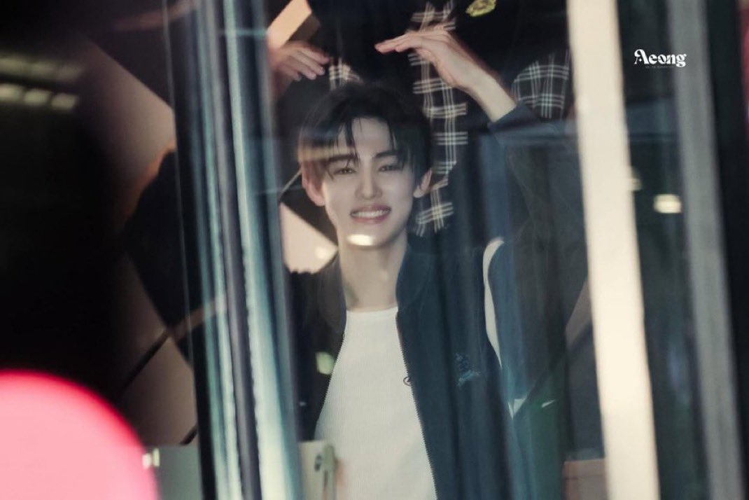 aris4703's tweet photo. @eomlandvnfp2 Love uuuuu

SEONGHYEON ALWAYS IN LOVE #StandWithSeonghyeon #SEONGHYEON #성현 https://t.co/KtyEpmkHlk