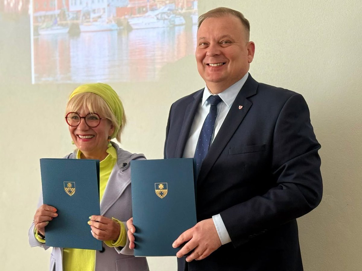 MichalMissan's tweet photo. Dzisiaj podpisałem porozumienie o współpracy @MiastoElblag z Norwesko-Polską Izbą Handlową (NPCC). To krok w kierunku rozwijania partnerstwa i pogłębiania relacji Elbląga i lokalnych przedsiębiorców z NPCC i norweskim środowiskiem biznesowym! https://t.co/IG0wMf25E1
