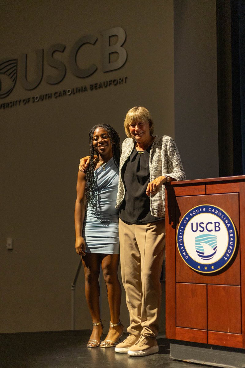 uscbwbb's tweet photo. Awards SZN https://t.co/yptsUC9Ge8