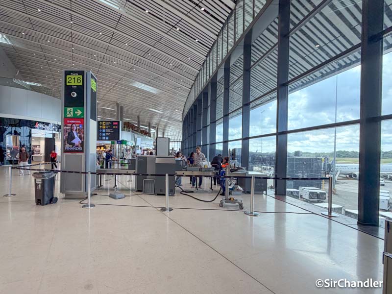 SirChandlerBlog's tweet photo. ¿Cuánto tiempo se necesita de conexión en el aeropuerto de Panamá? https://t.co/1ruHuO1mTH https://t.co/8eiqIOaIdX