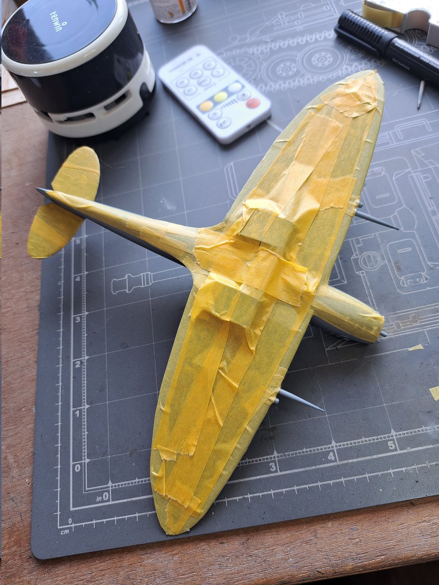 fudge_67's tweet photo. #Justforfunscalemodels
#JFFCancerResearch
#ICM #Spitfire #mkIX update;
Underside painted with RC963, finished masking when I realised  I hadn't taken photo🤷‍♂️
Canopy masked and installed along with the ariel #gettingthere https://t.co/AW20ZrmrEh