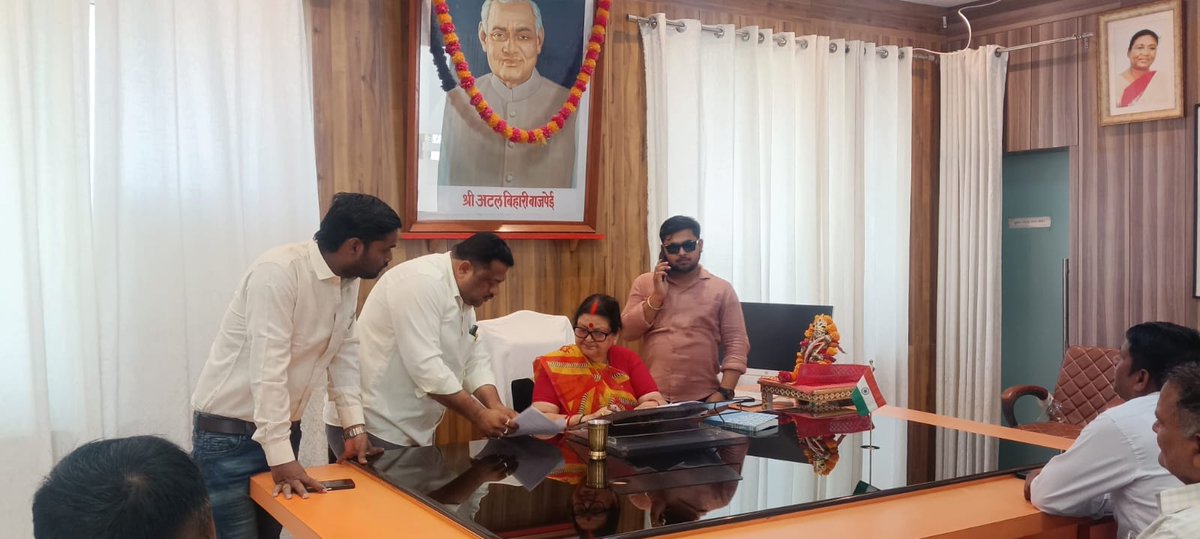 आदर्श व्यापार मंडल कानपुर (रजि०) tweet media