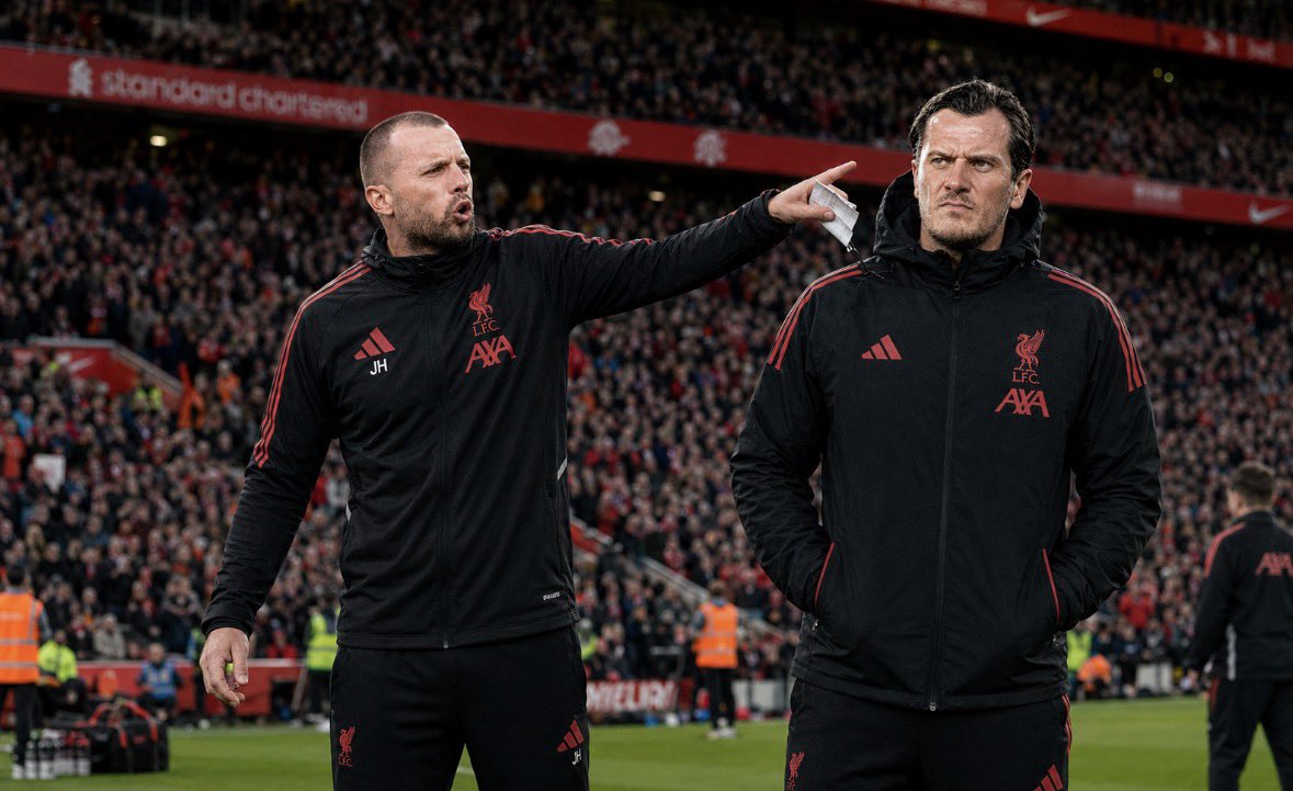 WilsonCoxLFC's tweet image. #LFC 🔴 🚨 
If Arne Slot remains as Liverpool head coach for the 2026/27 season, he intends to significantly strengthen his coaching staff by bringing in both or one of John Heitinga and Etiënne Reijnen.

Heitinga, who previously worked under Slot and earned respect from the