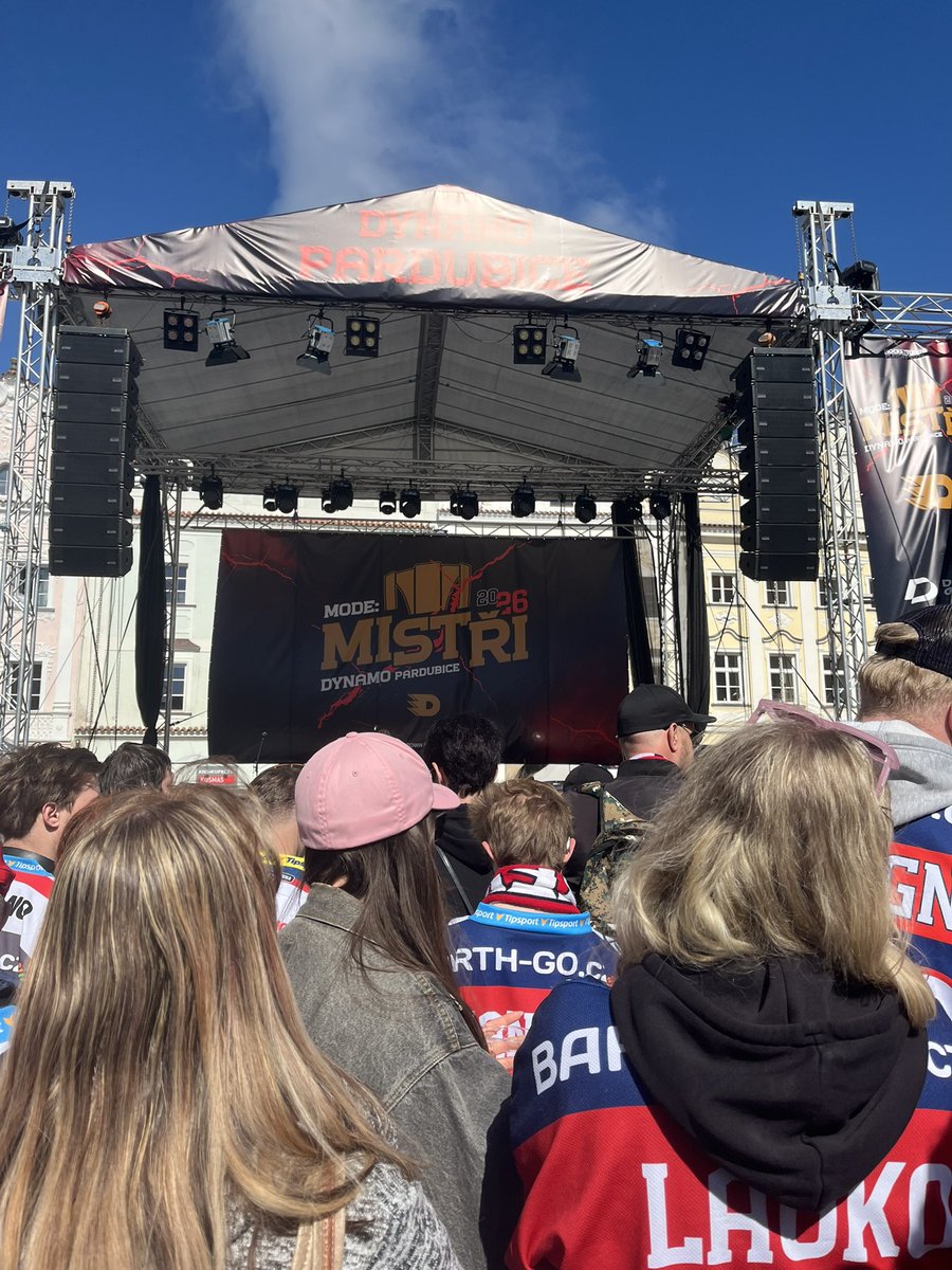 Nikis tweet media