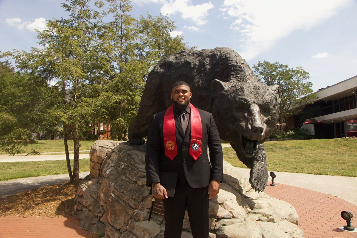 parisjsmithjr's tweet image. Thank you the Lord for this Opportunity 🙏🏾
@LRbears #graduate