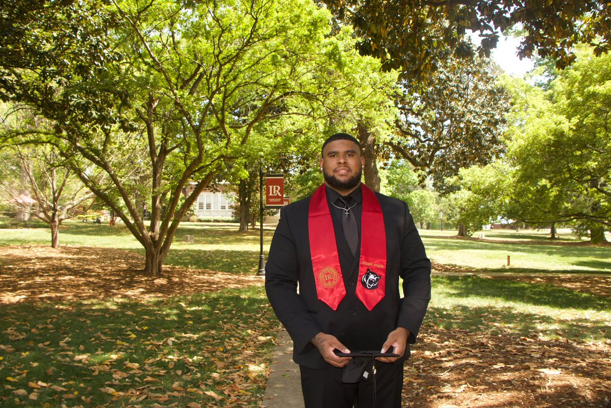 parisjsmithjr's tweet image. Thank you the Lord for this Opportunity 🙏🏾
@LRbears #graduate