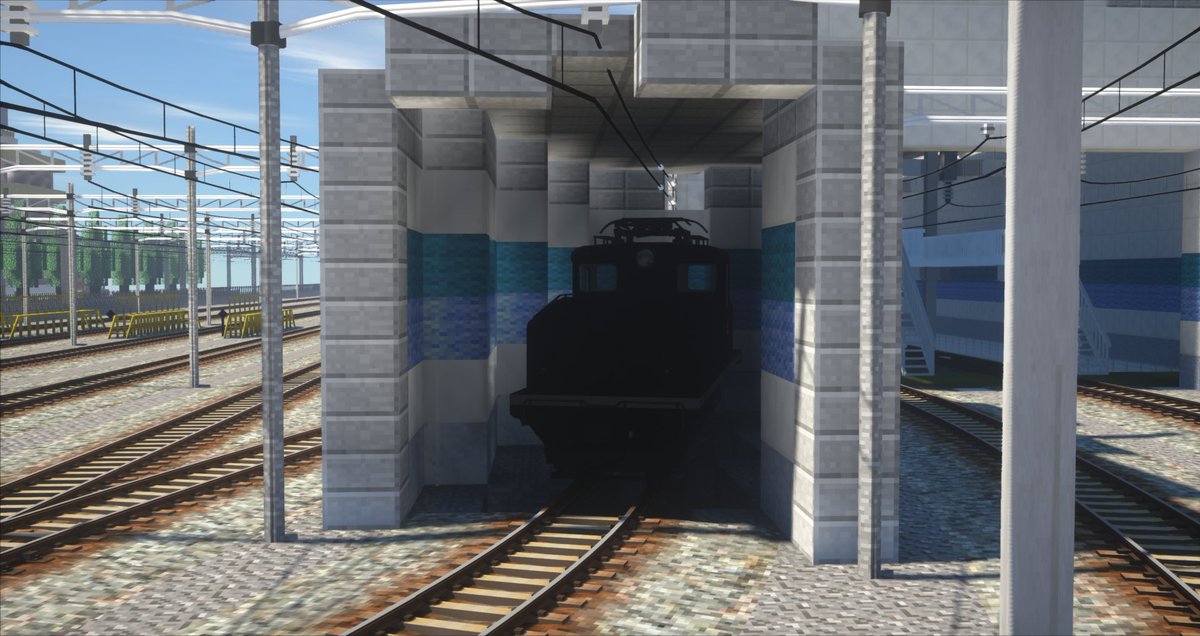 #ひとくち雪急
雪急車輌製造の深雪ヶ原総合車両所に所属するED10形は、雪急の前身の三城電気軌道の頃から入れ替え等で活躍する、現役最古級の老兵。
長年簡素な屋根付きの留置線をねぐらにしていたが、本機を愛する工場有志が自費でDIYを敢行し、専用のピット付き車庫を建設した。……本社に無断で。