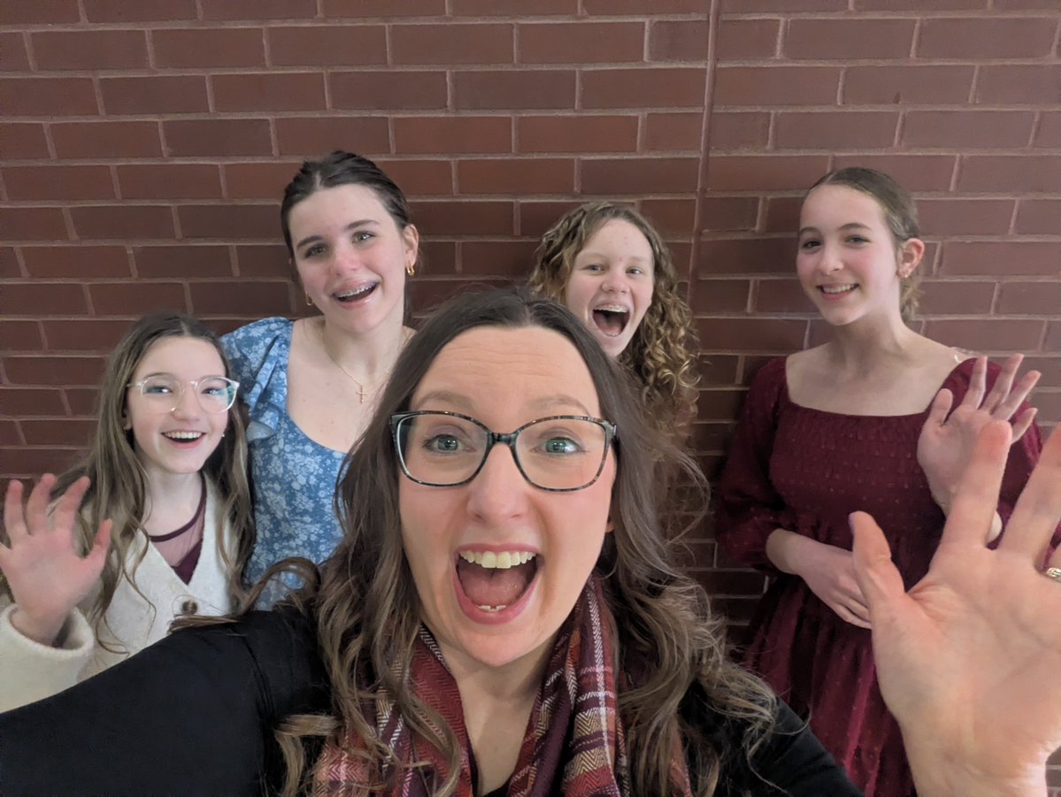 CateBryan's tweet image. One of the blessings of teaching that many don't see is the camaraderie that grows among students. Watching these little ladies cheer each other on at auditions, both as friends and competitors, was truly heart-warming.

#piano #pianostudent #pianolessons #auditions #friendship